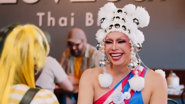 Honey Davenport at Luv2Eat Thai