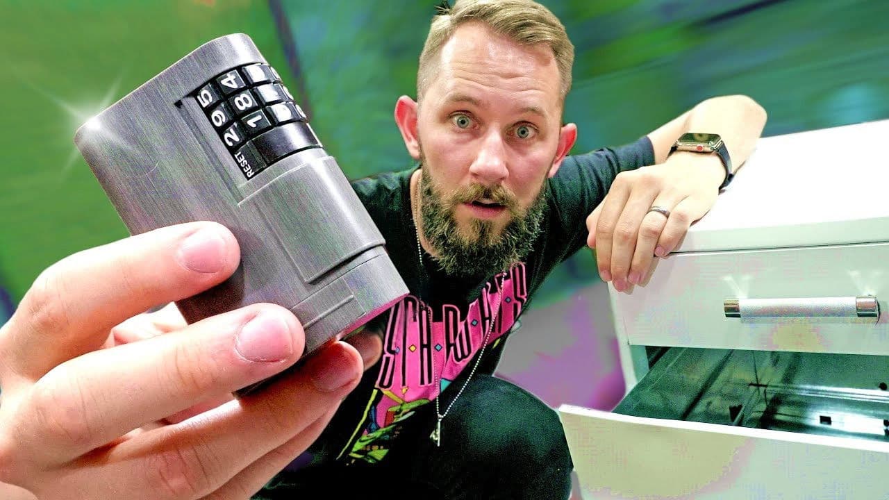 Found a Secret Hidden Mini Safe in Hi5 Studios!