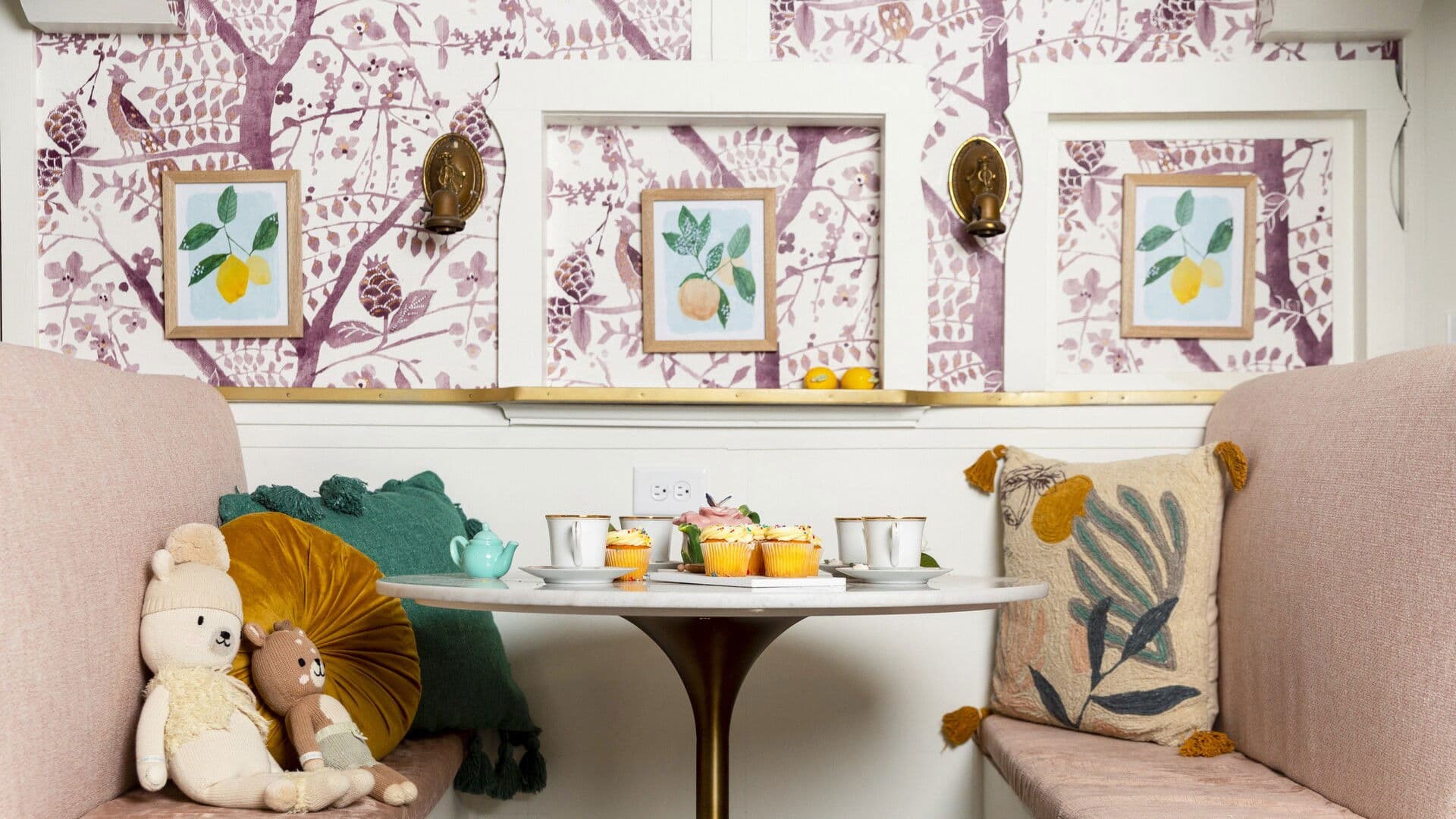 Parking in Poncey-Highland