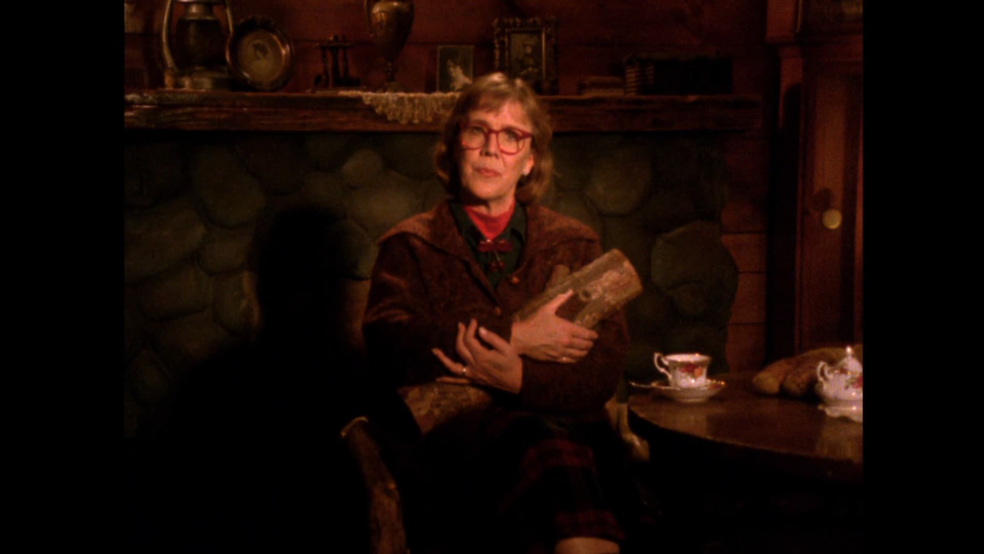 Log Lady Introduction - S02E05