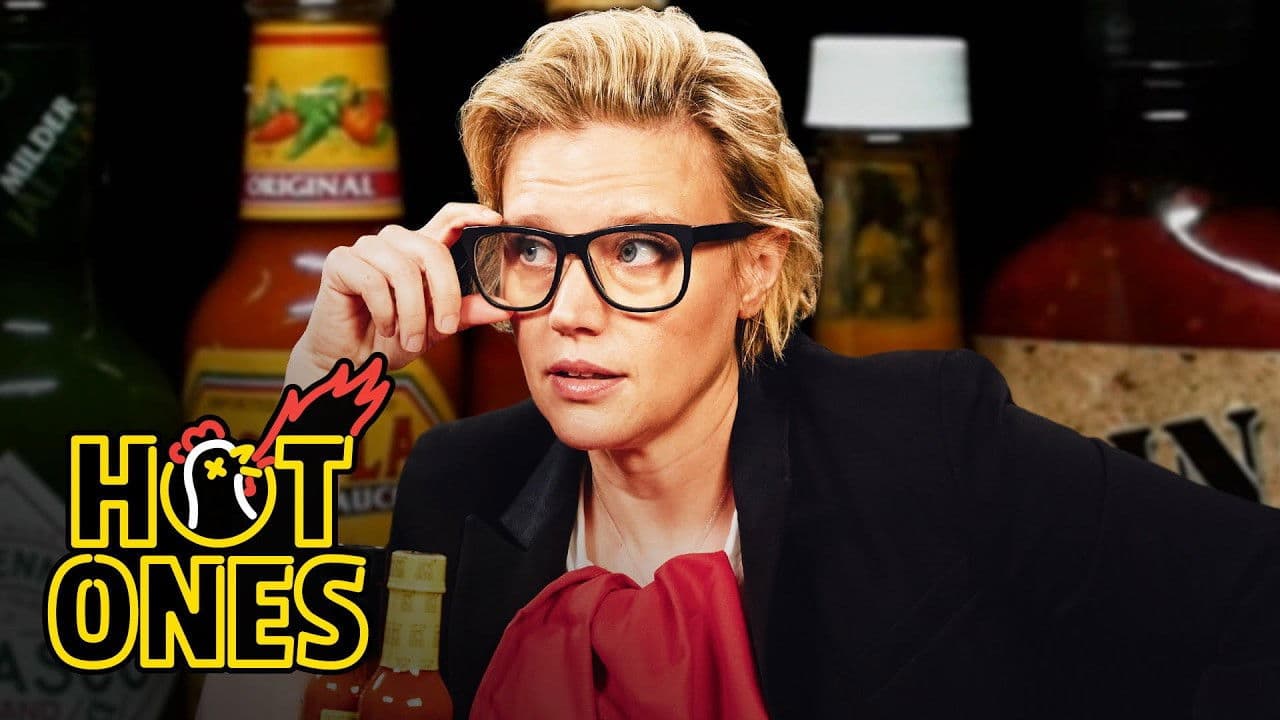 Kate McKinnon Gets Weird While Eating Spicy Wings