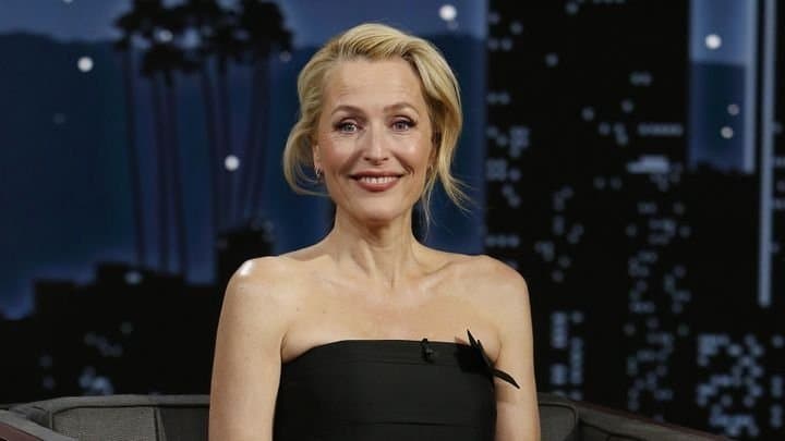 Gillian Anderson, Janelle James, SYML