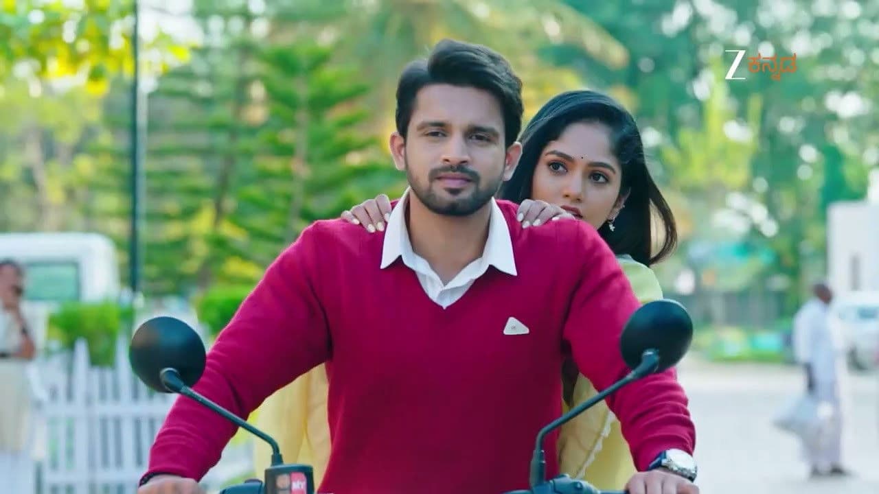 Nayanatara Expels Nidhi from the College