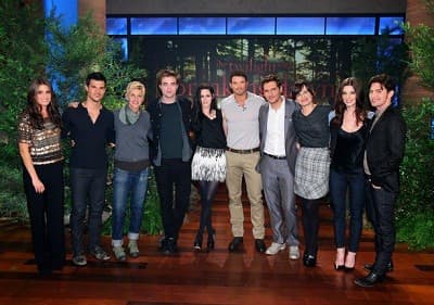 Robert Pattinson, Kristen Stewart, Taylor Lautner & Kellan Lutz, Ashley Greene, Nickki Reed, Jackson Rathbone, Peter Facinelli & Elizabeth Reaser, Bruno Mars