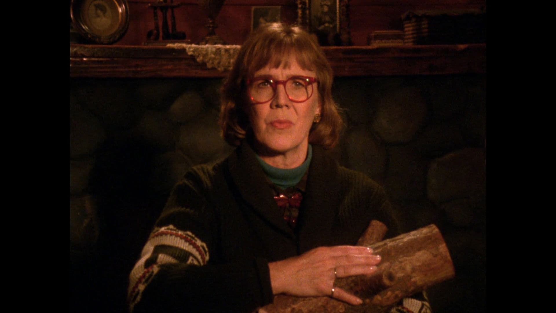 Log Lady Introduction - S01E05
