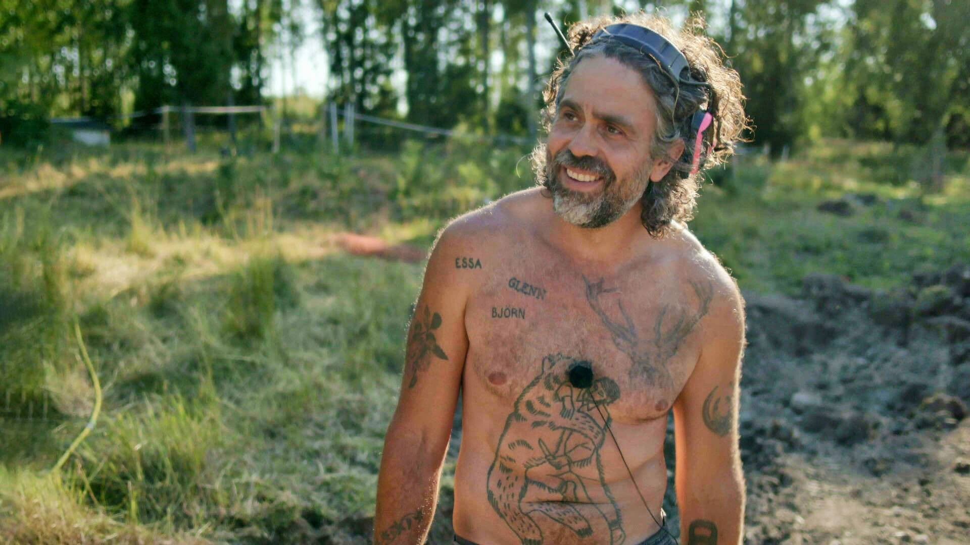 "I Accidentally Locked Essa In the Henhouse!"